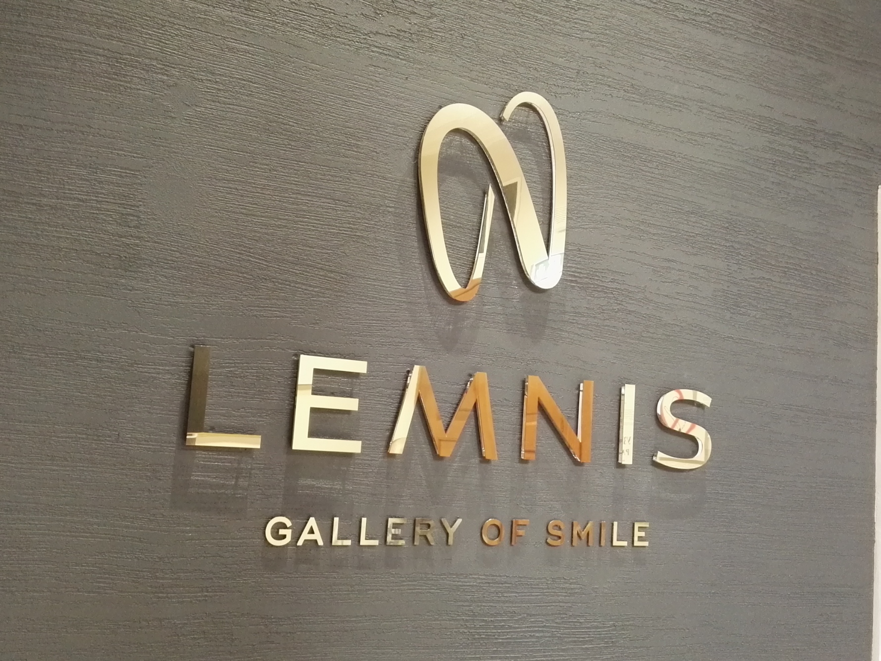 D logo od klirita LEMNIS D logo od klirita LEMNIS