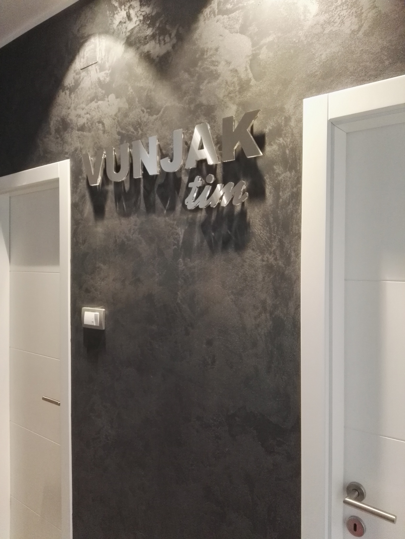 D logotip od prohroma Vunjak tim D logotip od prohroma Vunjak tim