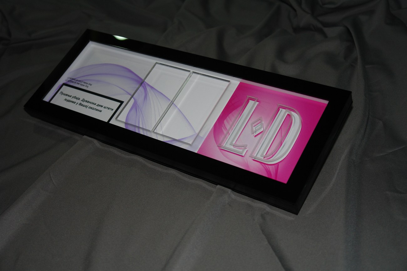 Hand presenter x Hand presenter x