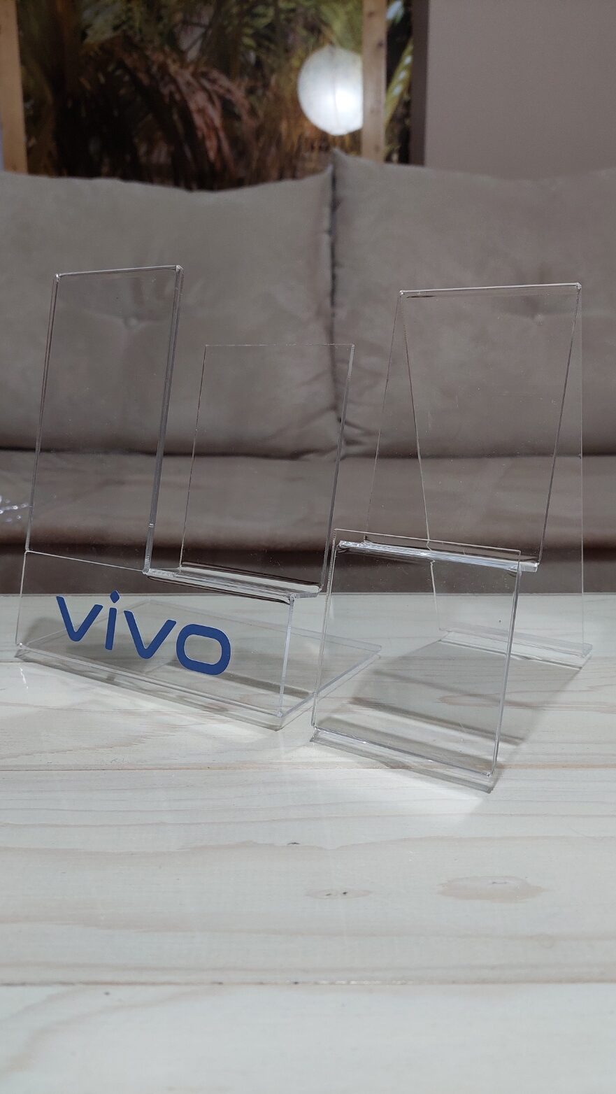 Holder za telefon i specifikaciju Holder za telefon i specifikaciju