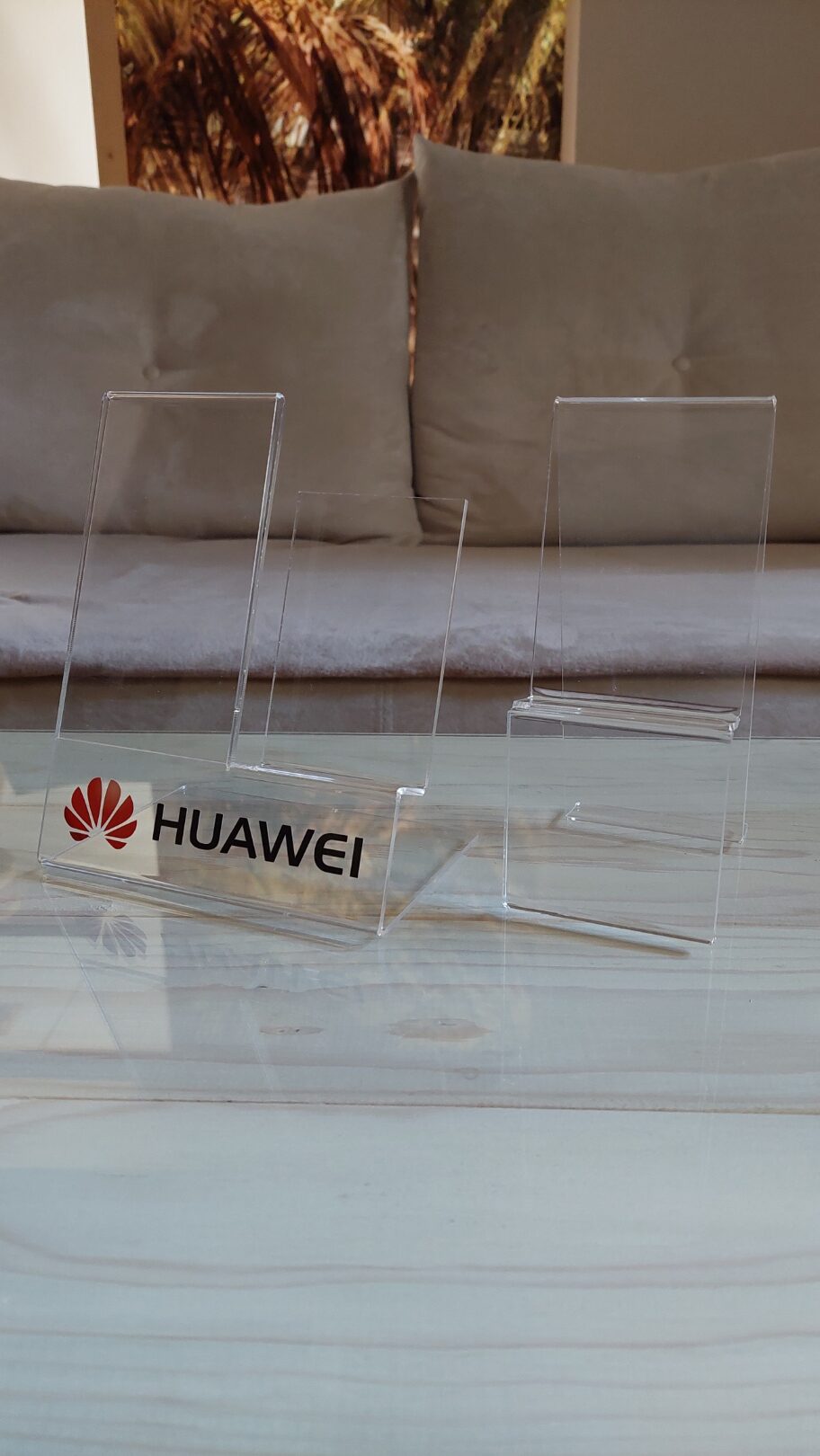 Holder za telefon i specifikaciju Holder za telefon i specifikaciju