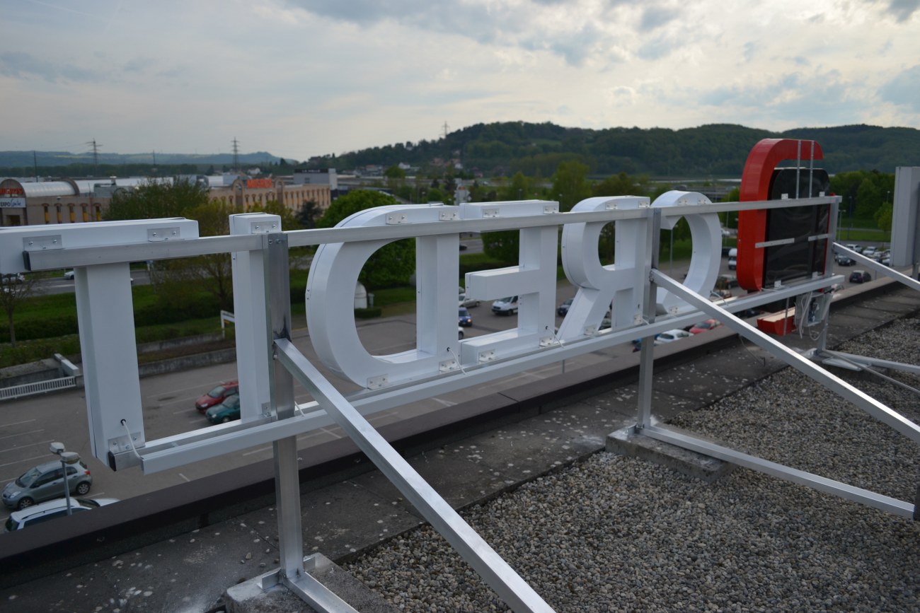 SD Credit x SD Credit x