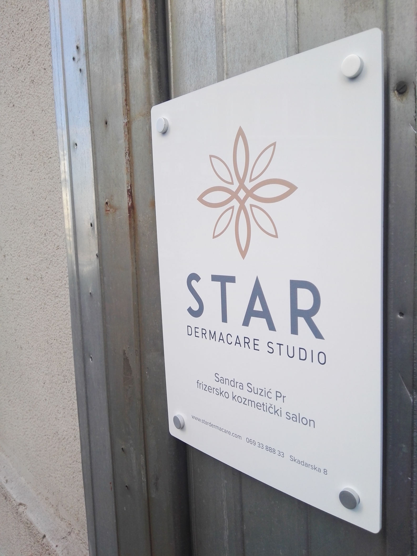 Tabla za oznacavanje firme Tabla za oznacavanje firme