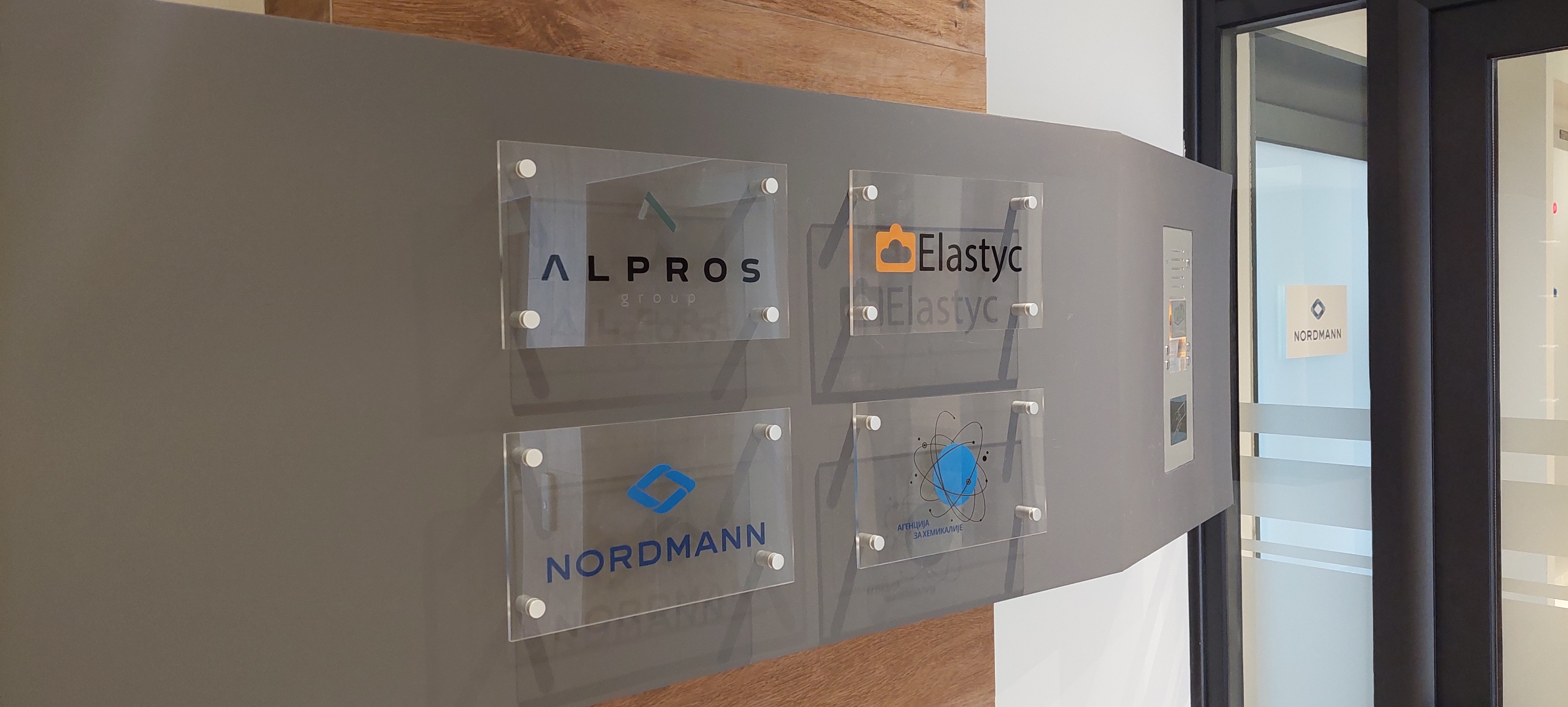 Table za oznacavanje firmi Table za oznacavanje firmi